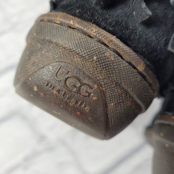 UGG Black Suede Desoto Boots size 7 - Picture 15 of 15